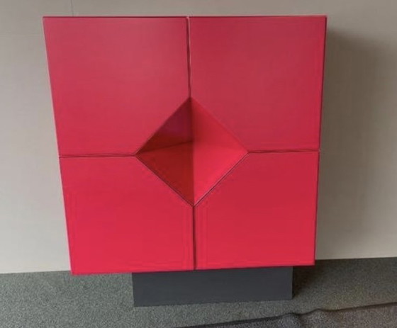 Image 1 of Mueble estilo Memphis 4 bloques rojos sueltos 40x40x40 cm