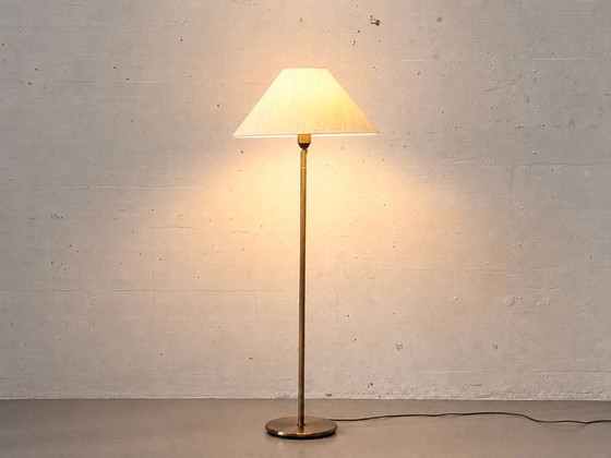 Image 1 of Lampadaire élégant en laiton avec abat-jour en tissu, années 1990