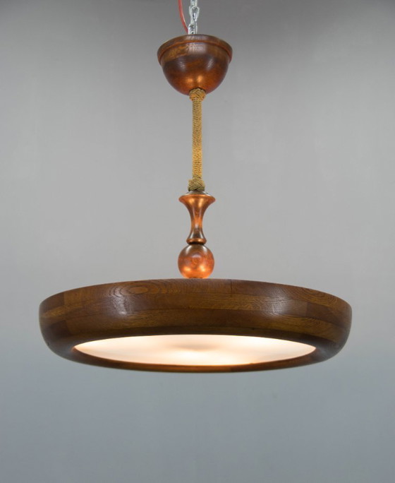 Image 1 of Grand lustre Art déco en bois en forme d'OVNI, années 1930