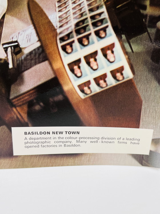 Image 1 of Set mit 9 Kartonfotos „Basildon New Town“