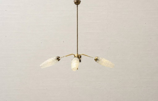 Plafondlamp met getextureerde glazen kappen en kristallen prisma's, jaren 60.