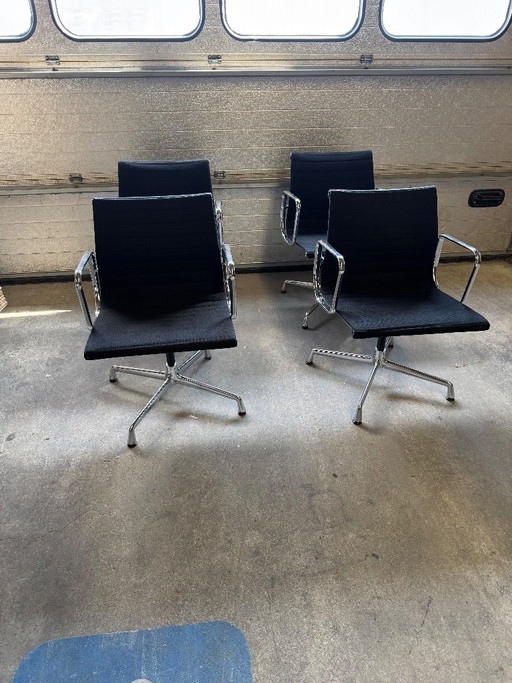 Vitra EA108 – Lot de 4 | Original | État impeccable | Remis à neuf