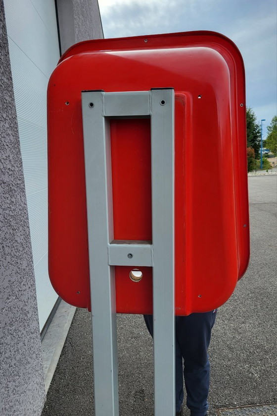 Image 1 of Pil-telefooncel op een standaard