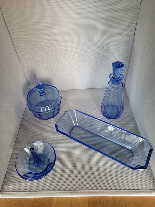 Vintage blauw glazen toiletset