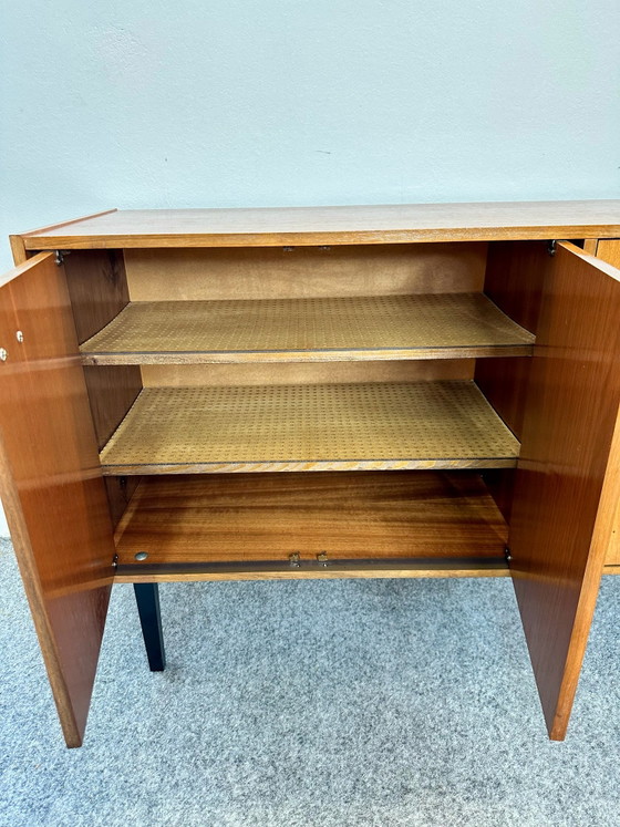 Credenza Mid Century Impiallacciatura Teak Cassettiere Anni '50 '60 Vintage, Legno, Marrone (foto 6 di 13)