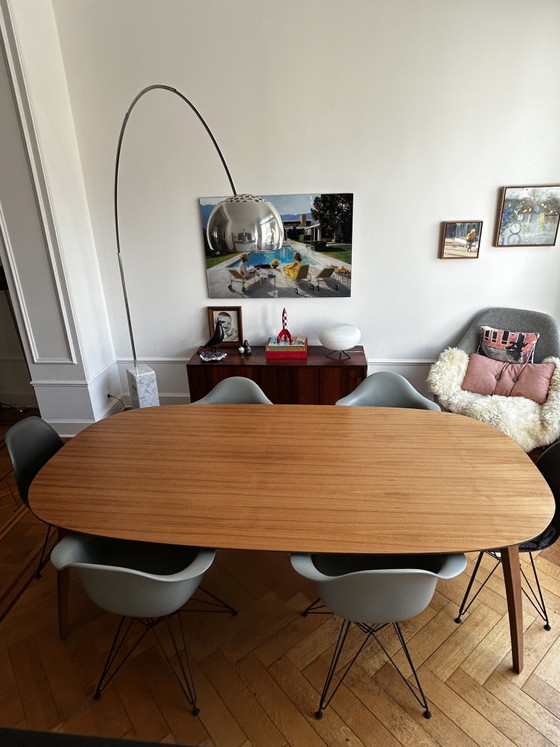 Image 1 of Tavolo da pranzo Gubi - Ovale - Colore noce - Stile danese