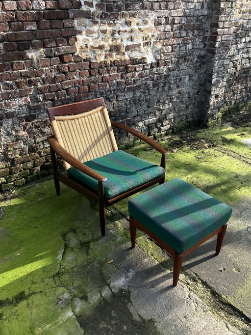 Mid Century Scandinavische Teakhouten Lounge Chair Met Rieten Rug Circa 1950s