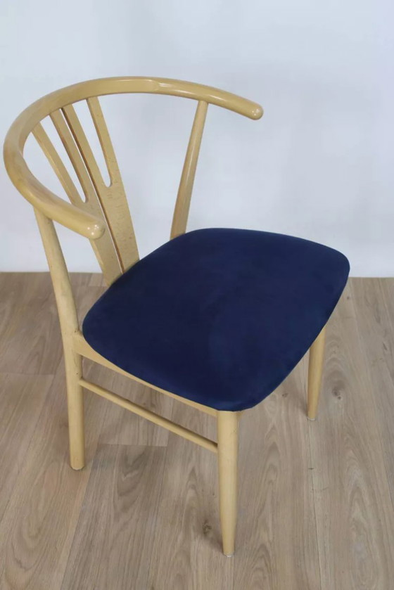 Image 1 of Vintage Vega-stoel van Reydeberg in blauw alcantara en eikenhout, jaren 90.