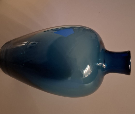 Vaso a bottiglia di design soffiato a mano - blu petrolio (28cm), Vasi, Vetro (foto 4 di 5)