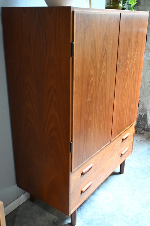 Schöner dänischer Wandschrank/Sideboard