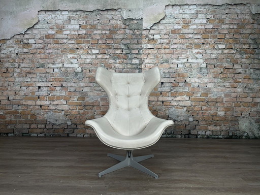 Poltrona Frau Regina Swivel Chair
