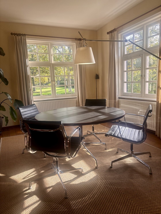 Image 1 of 4 x Vitra Eames EA108 in pelle