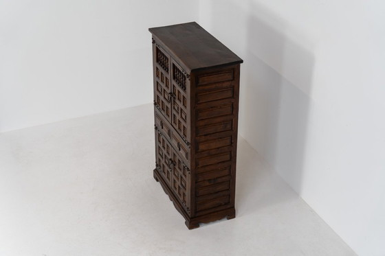 Image 1 of Schitterende Spaanse brutalistische kast uit de jaren 1950.