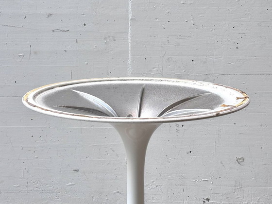 "Tulip" Tisch von Eero Saarinen für Knoll International, 1956 – Esszimmergarnitur, Fiberglass, Marble (photo 7 of 13)
