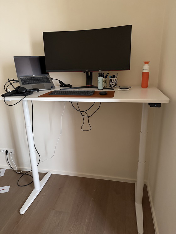 Image 1 of Vitra Bureau Tyde 2