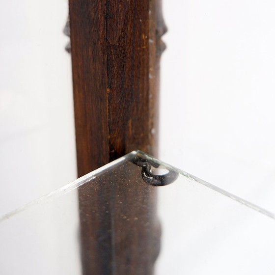 Image 1 of Vitrina de estilo de mediados de siglo con cristal y mármol efecto bambú.