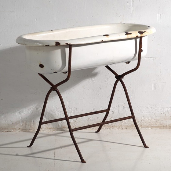 Antique bathtub in enamelled iron – Central Europe, circa 1950 #4 – Decorative Objects, Industrieel (photo 7 of 40)