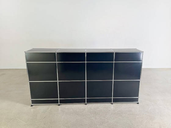 Image 1 of Credenza originale USM Haller 4x4 con cassetti e ripiano, colore nero.