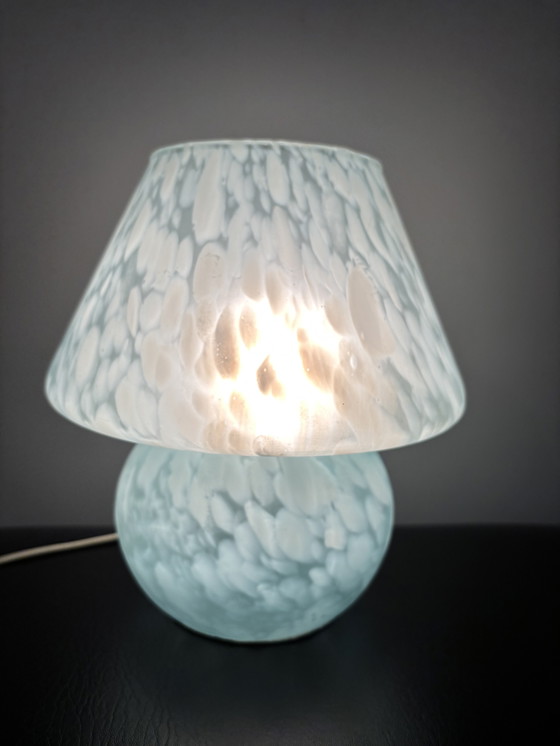 Image 1 of Lampe vintage « champignon » en verre marbré bleu clair