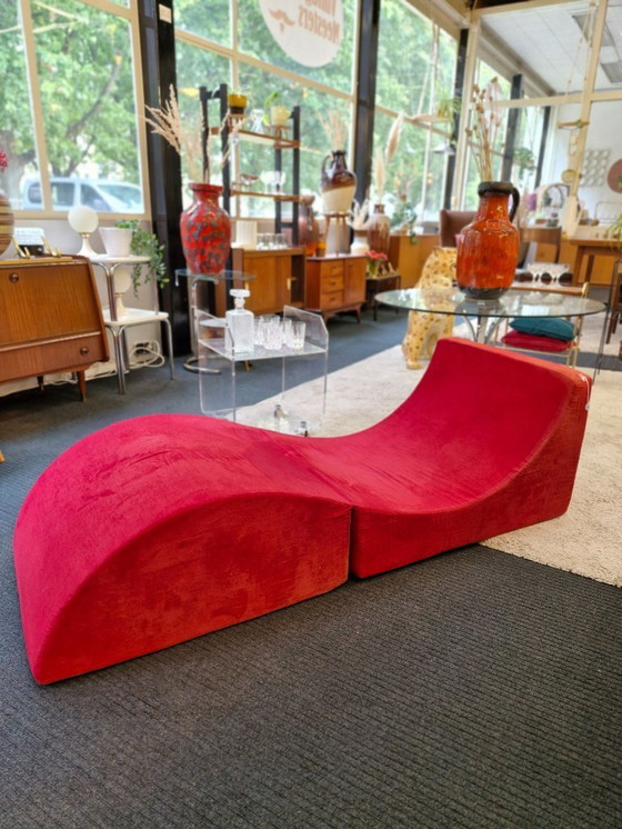 Image 1 of Divano pieghevole vintage in velluto rosso