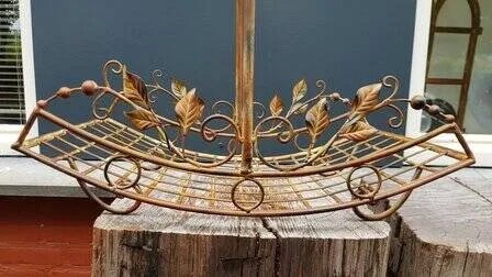 Wrought iron basket with handle large, Decorative Objects, Metal, Brown, Vintage (photo 4 of 5)