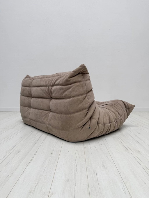 Originele Ligne Roset Togo 2-zitsbank van Michel Ducaroy, taupekleurig alcantara, 1995