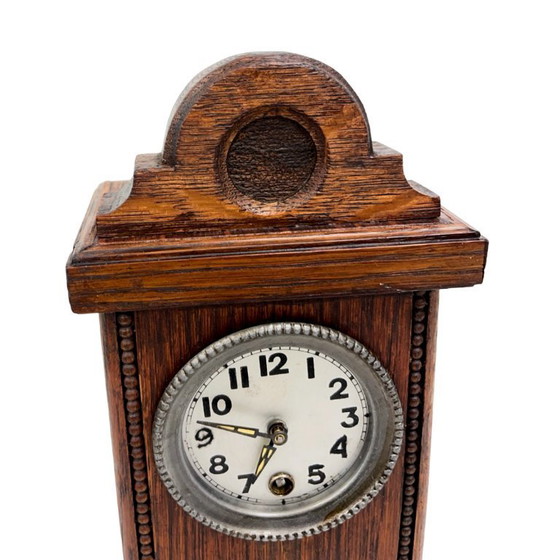 Image 1 of Miniatuur schoorsteenklok - Eikenhout, slingermechanisme, Duitsland, jaren 1920