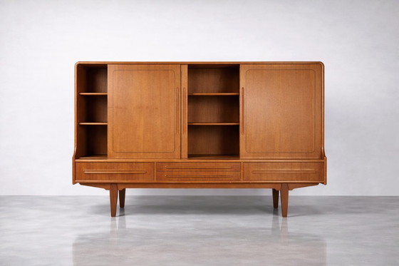 Image 1 of Credenza alta vintage in teak marrone danese moderno di metà secolo, anni '50