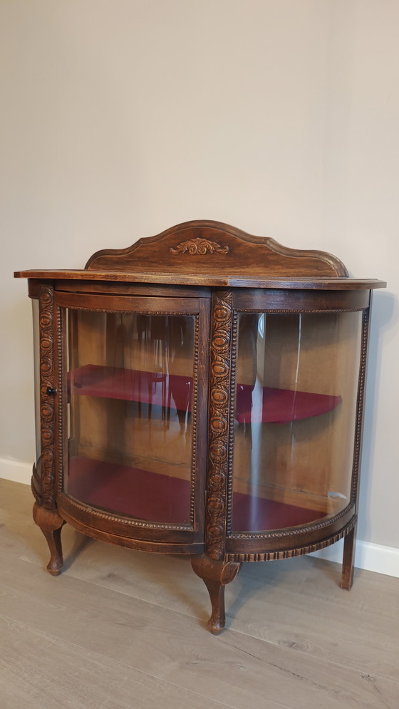 Image 1 of Wunderschöner antiker Vitrinenschrank mit runder Glasscheibe | warmes Eichenholz
