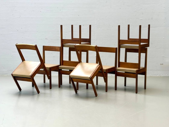 Image 1 of Set aus 8 Skandinavische Esszimmerstühle aus Nussbaum und Leder, 1960er/70er Jahre