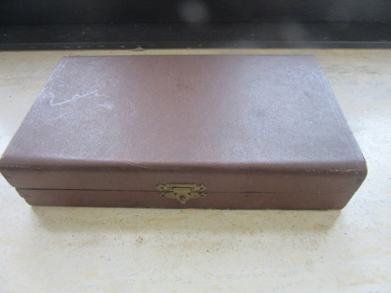 Image 1 of Versilberte Zuckerzange und Zuckersieb, durchbrochener Löffel mit Schlitzen, Antik/Jugendstil, in alter Schachtel, nicht origina