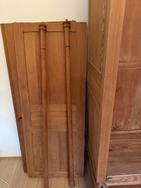 Image 1 of Armadio in legno massello di pino