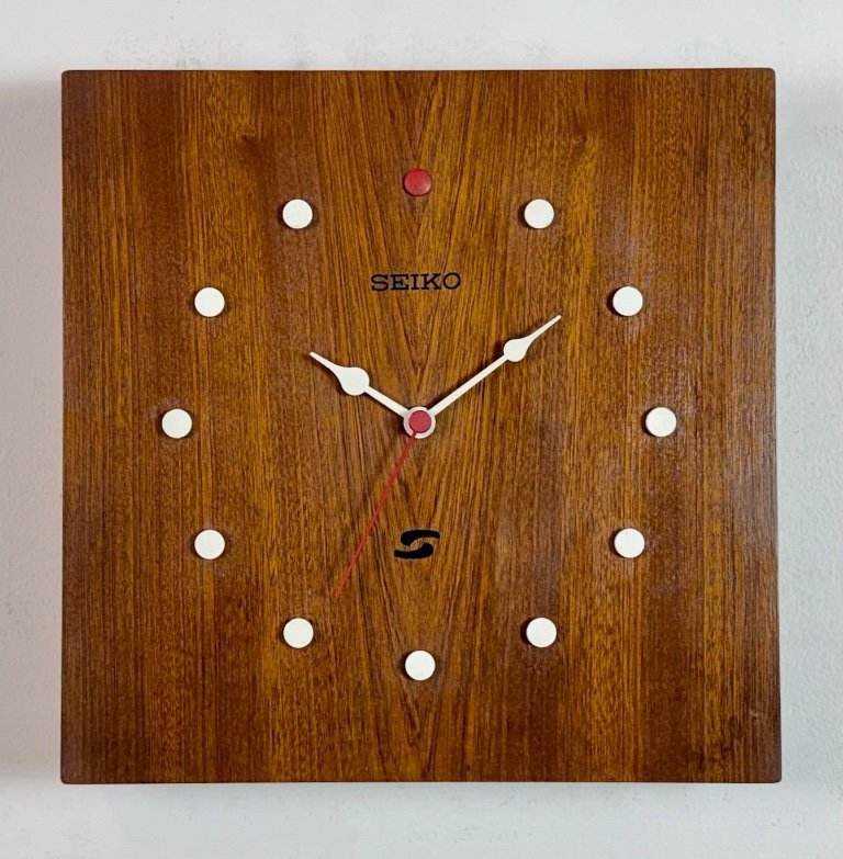 SEIKO Clock ヴィンテージ置時計 ブラウン Vintage Brown Wooden Wall Clock from Seiko, 1980s | €199 | Whoppah