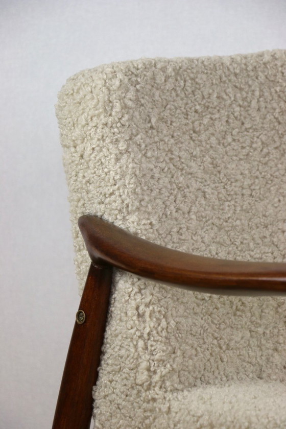 Image 1 of Poltrona vintage GFM 300-202 design J.Kedziorek Loft anni '70 vintage bouclé agnello beige - 2 pezzi disponibili