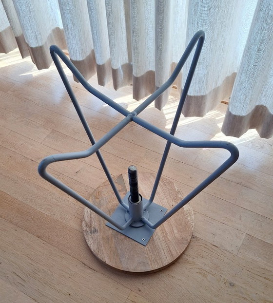 Image 1 of Kruk in hoogte verstelbaar, industrieel design