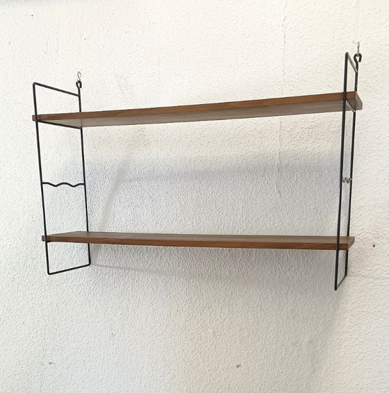 Image 1 of Vijftiger jaren wandrek met twee schappen 