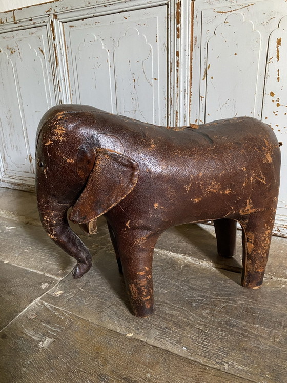 Elefante Dimitri Omersa – Pouf, Pelle (photo 15 of 15)
