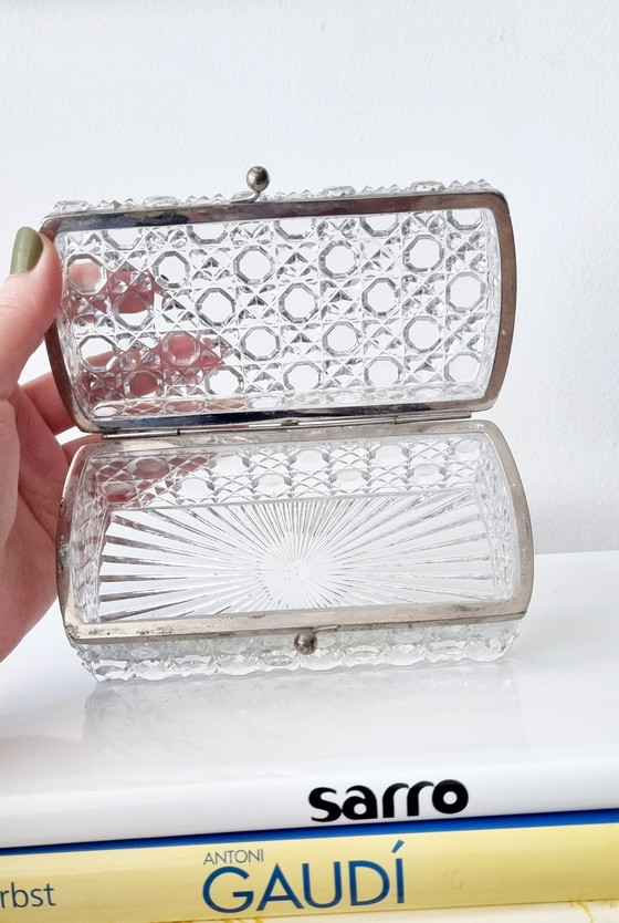 Image 1 of Antike Schmuckschatulle aus Pressglas