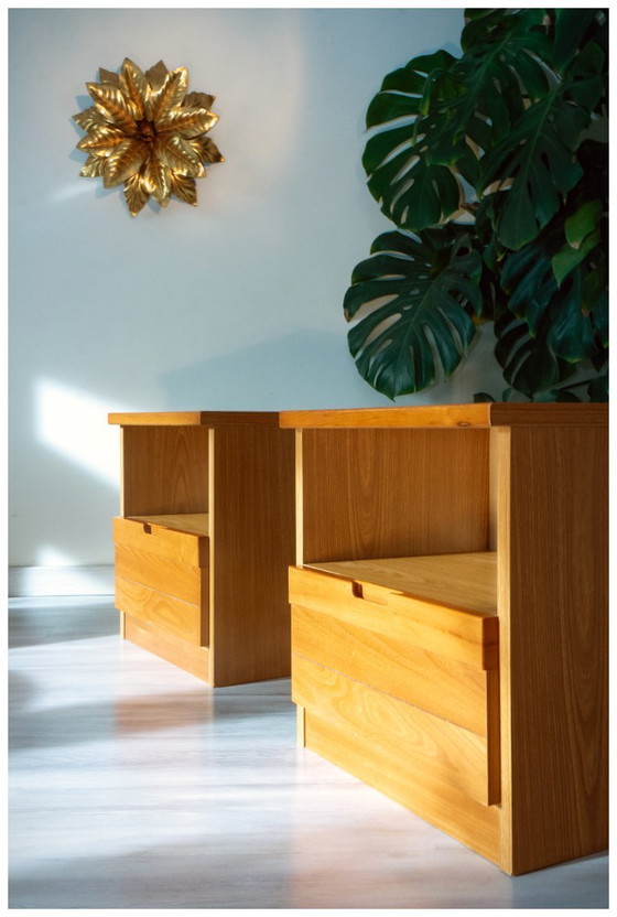 Image 1 of Coppia di comodini in olmo anni '80, design brutalista, stile chalet