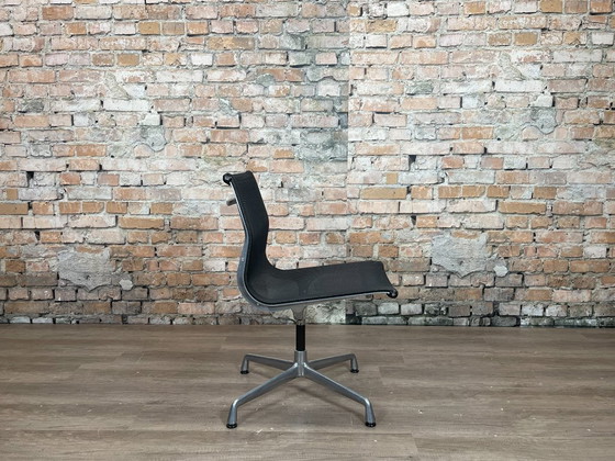 Image 1 of Sedia laterale Herman Miller Eames Aluminum Group