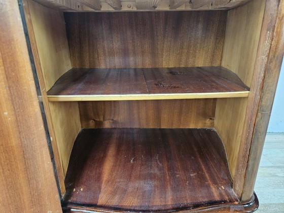Een paar Chippendale nachtkastjes uit de jaren 1940, gemaakt van wortelnotenhout. – Wood, Klassiek (photo 12 of 16)