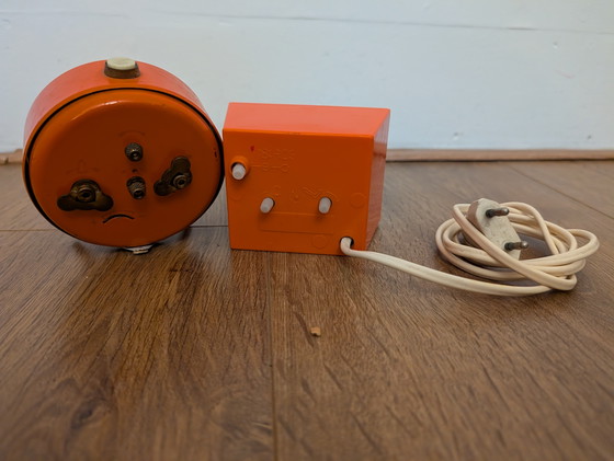 Image 1 of Deux réveils vintage des années 70 provenant d'Allemagne