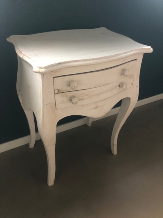 Image 1 of Wit houten tweepersoonsbed met lattenbodems en nachtkastjes