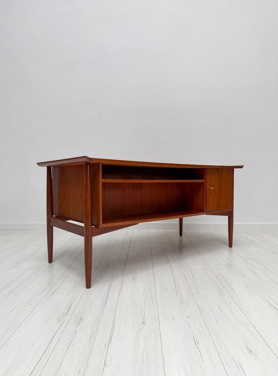 Image 1 of Vintage Deens Teakhouten schrijfbureau van Arne Vodder voor H.P. Hansen, jaren zestig