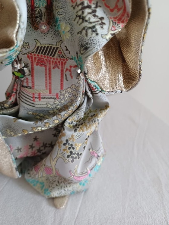 Image 1 of Set di statuette vintage di geisha giapponesi, dipinte a mano e ricche di dettagli.