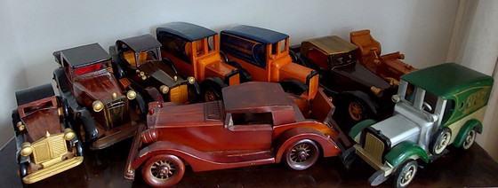 Image 1 of Voitures et camions en bois fabriqués et peints à la main