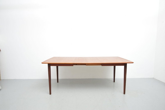 Image 1 of Table de salle à manger en teck (années 1960)