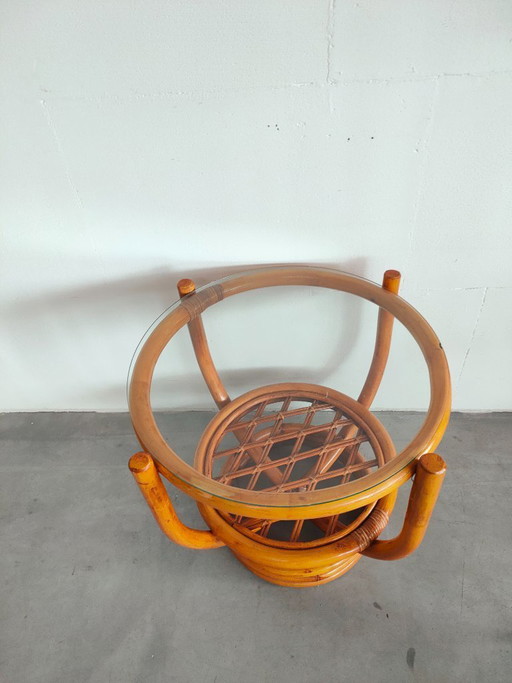 Tavolino da caffè/laterale vintage anni '70 in rattan/bambù con piano in vetro