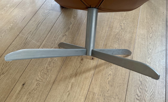 Image 1 of 1 fauteuil pivotant en cuir design Ghost bas