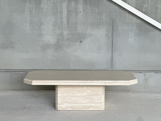 Image 1 of Table basse vintage en travertin